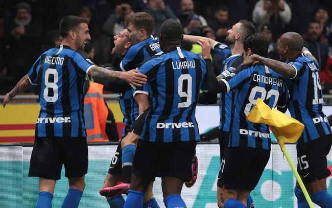  米兰德比争议红牌，VAR判定引发热议  