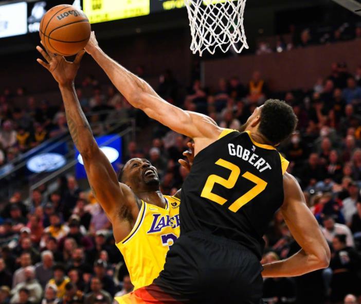  戈贝尔两双爵士内线制霸轻取活塞