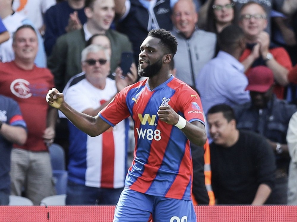  热刺凯恩梅开二度，北伦敦德比笑傲收官